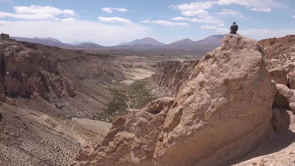 Альтиплано — обширное плато в Андах, испещрённое вулканами