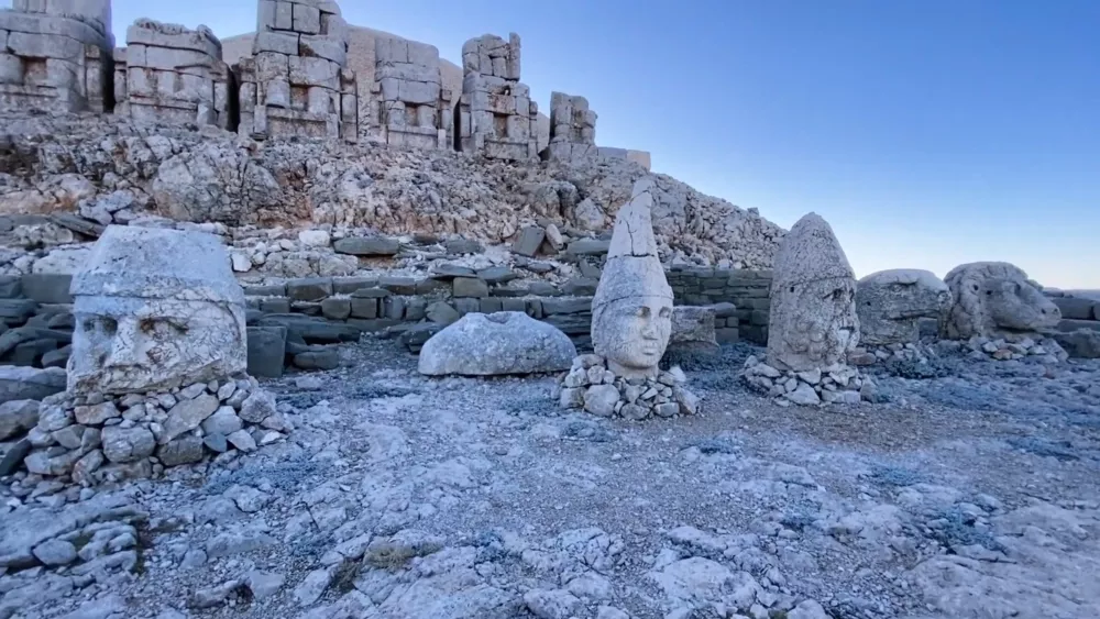 Антиох I - Немрут и каменные статуи