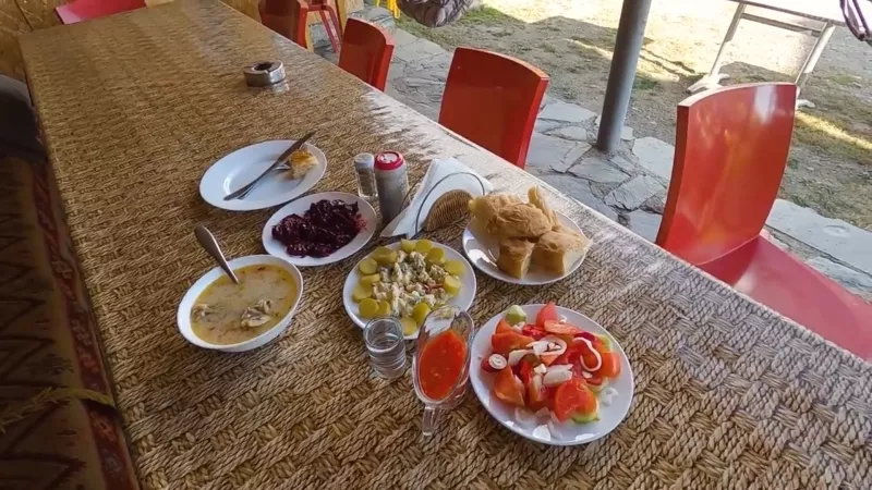 Завтрак в гостинице - все по-домашнему