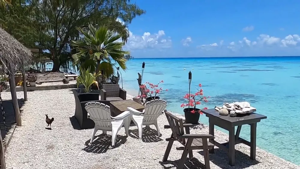 Факарава (или атолл Витгенштейна) — атолл в архипелаге Туамоту (Французская Полинезия)