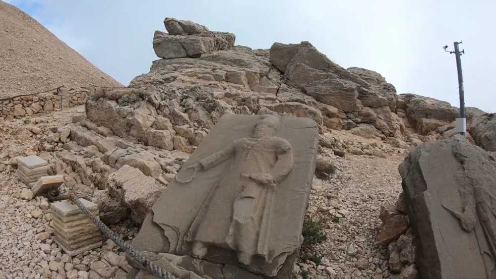 Фрагменты настенных фресок Немрут