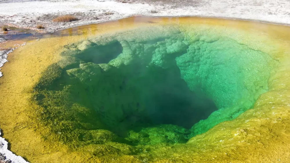 Горячие источники Национального парка Йеллоустоун