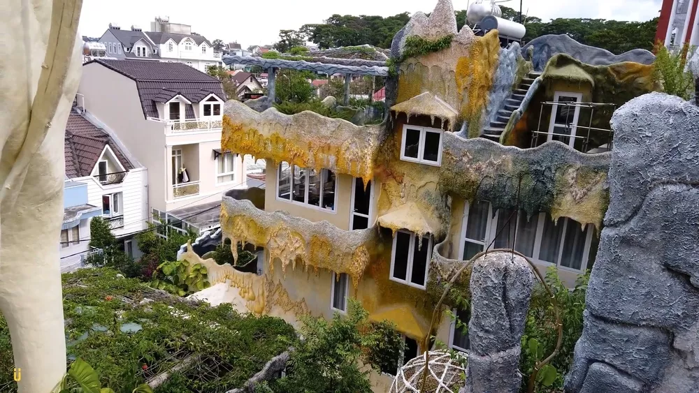 Гостевой дом Crazy House Da Lat