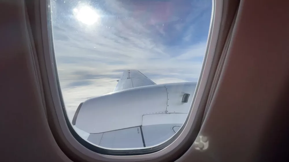 Широкие иллюминаторы позволяют насладиться прекрасными видами