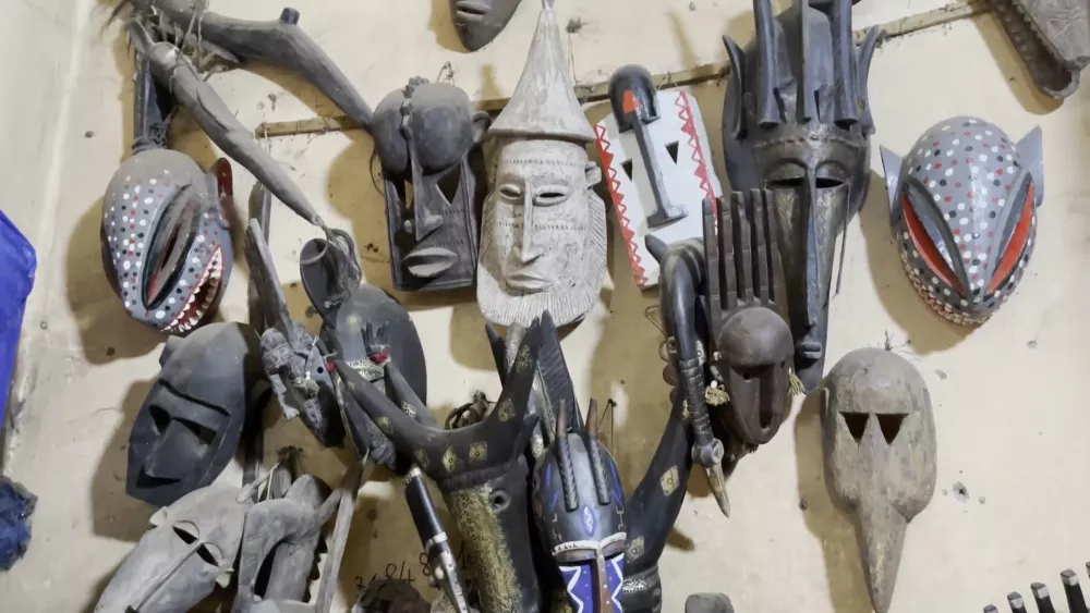 Интересные сувениры на рынке Артисан в Бамако