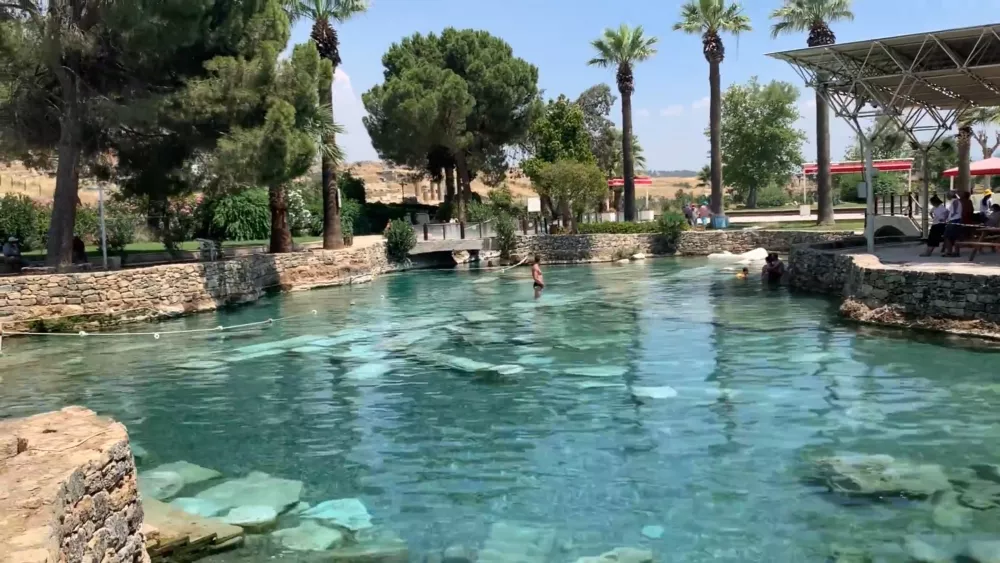 Что еще стоит посмотреть в этом районе? Источник Клеопатры