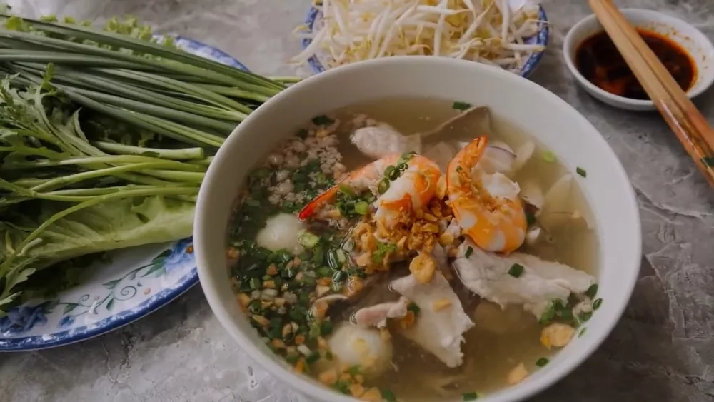 Клецки из клейкого риса с хрустящим печеньем