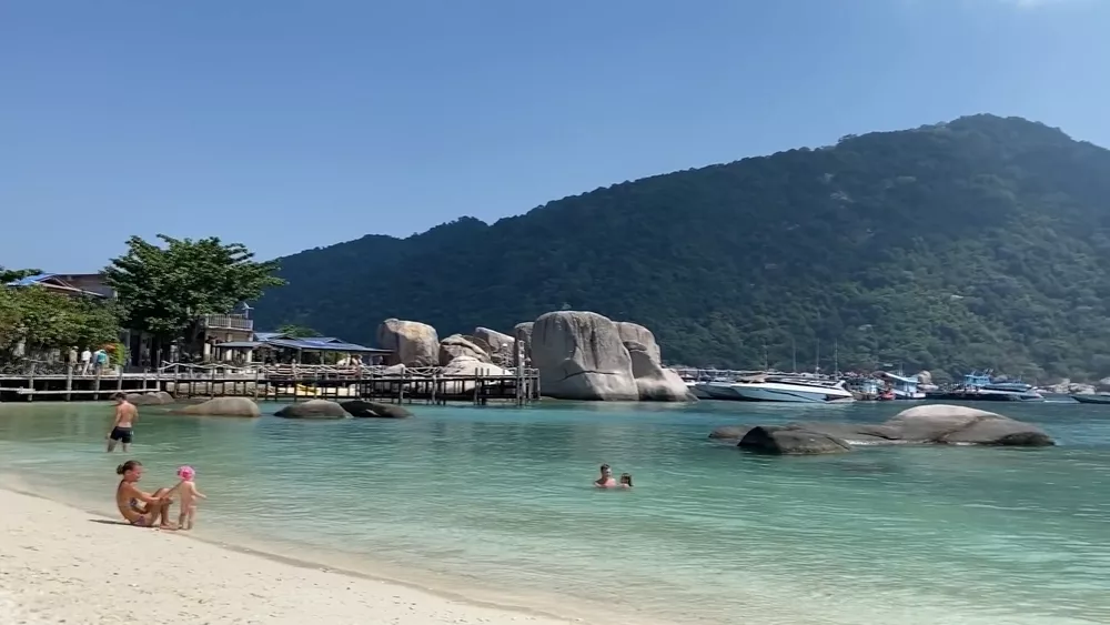 Красивые виды с пляжа на острове Ко Тао