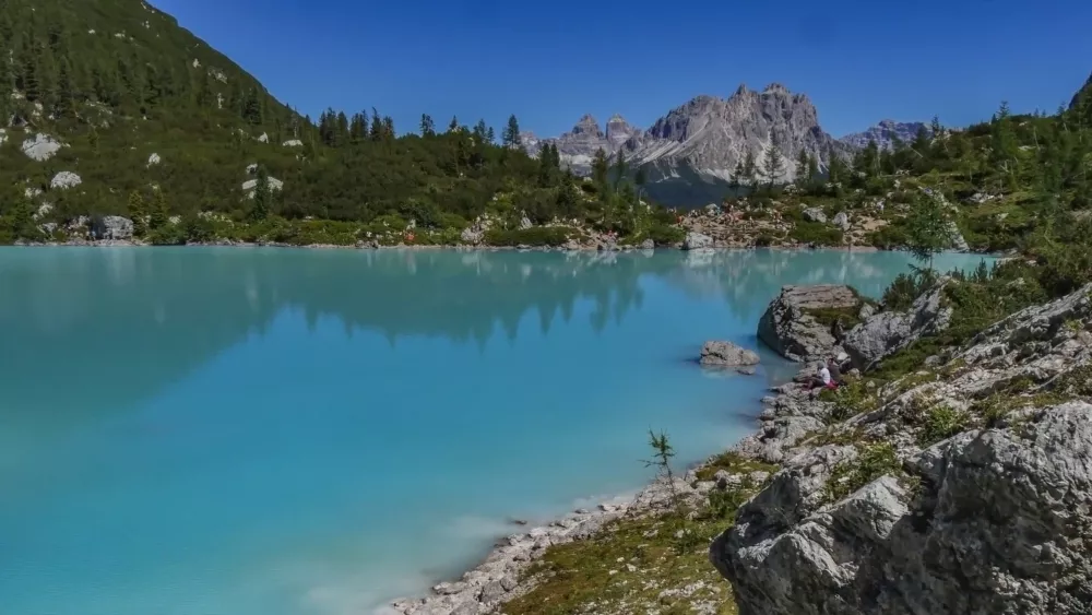 Красота озера лаго ди Сорапис