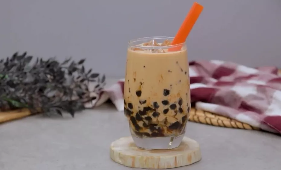 Молочный чай с тапиоковыми шариками