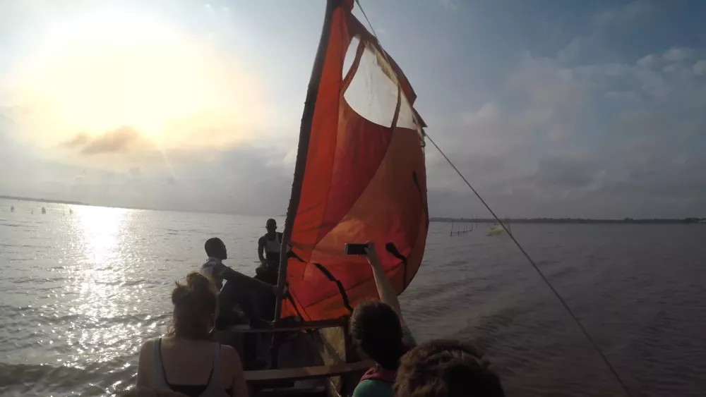 Морская прогулка под парусами