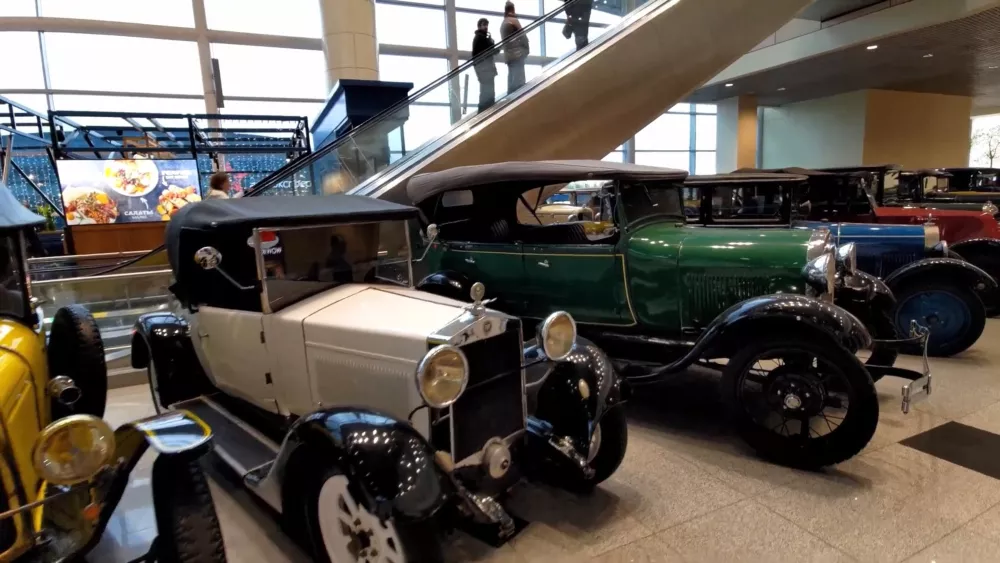 Аэропорт Домодедово - музей техники