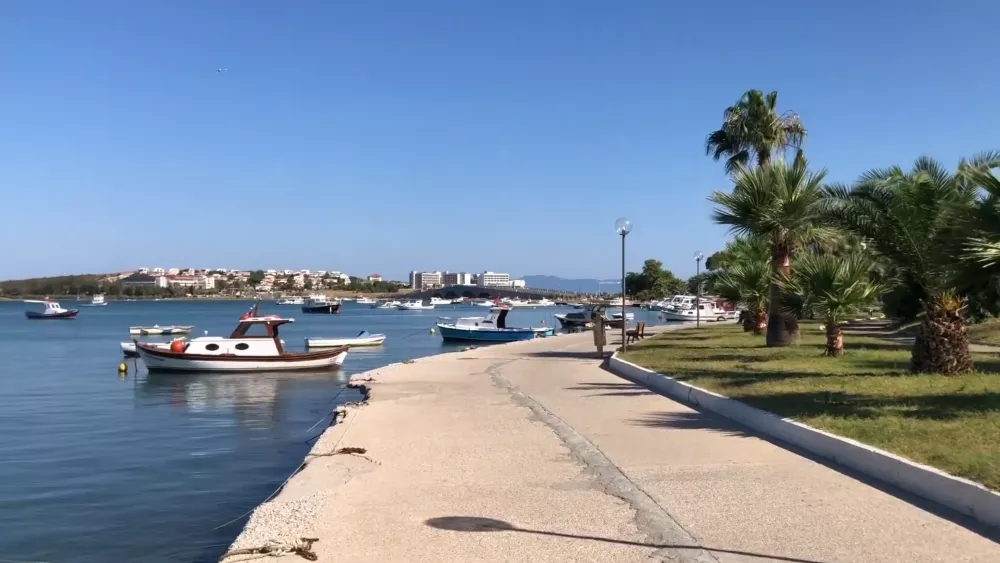 Набережная Айвалыка