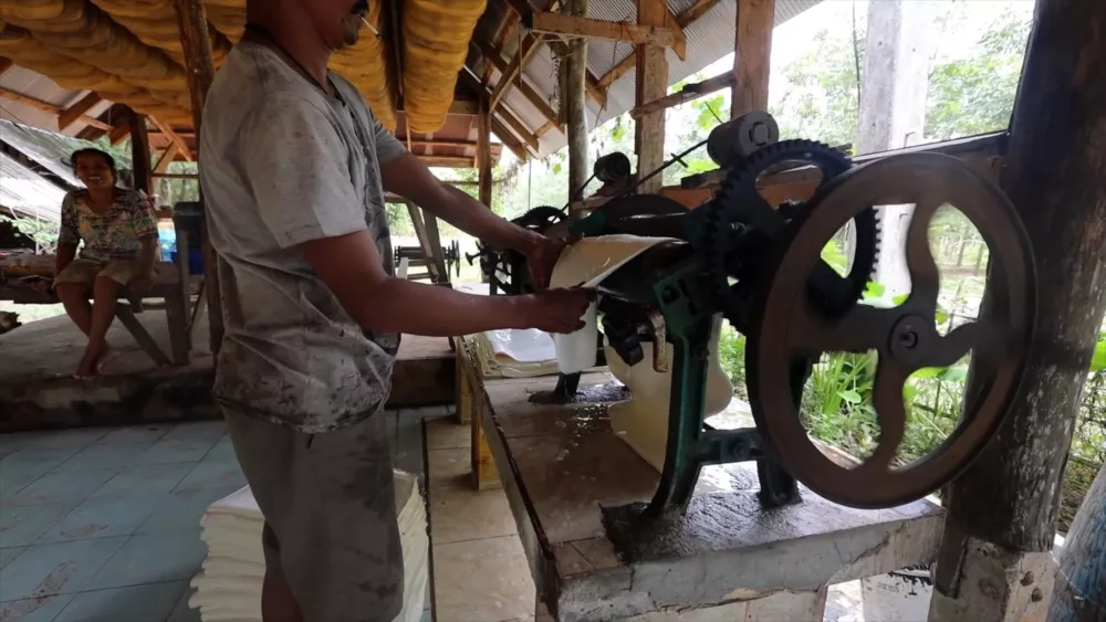 Обычные трудовые будни островитян