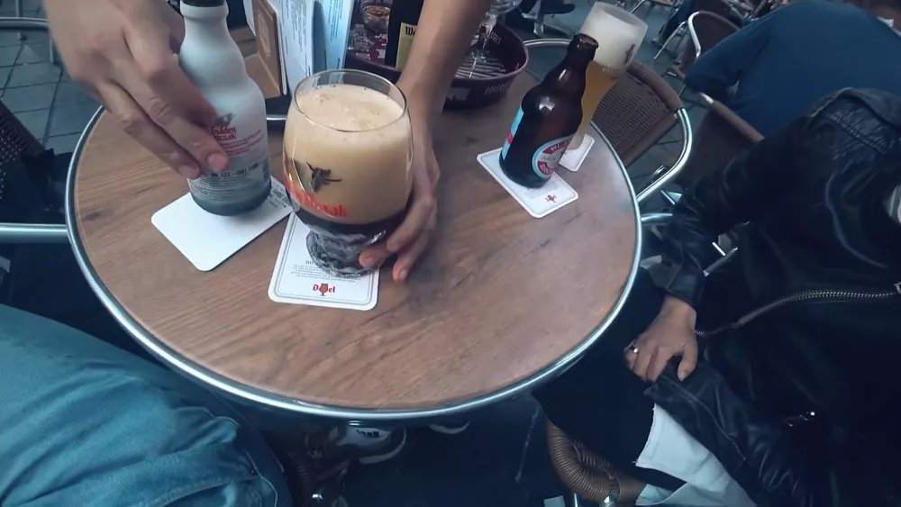 Перекус в брюссельском кафе