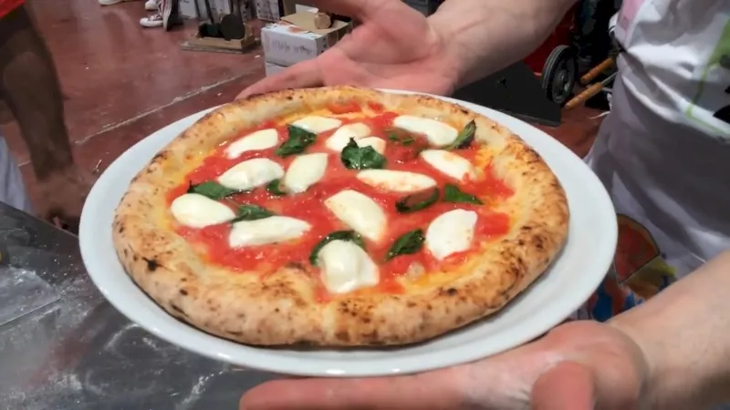 Парма на тарелке - пицца