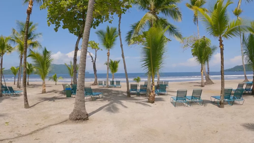 Пляжная зона на курорте Барсело Тамбор (Коста-Рика)