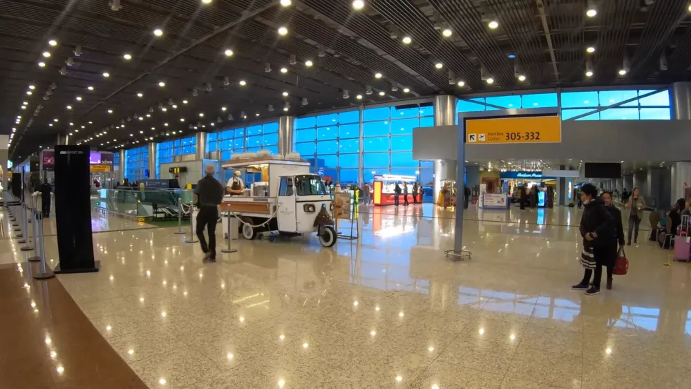 Внутренние помещения аэропорта Гуарульюс