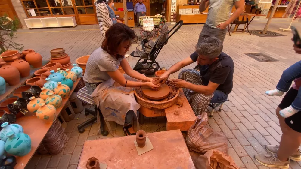 Проявляйте уважение к туркам и их родственникам