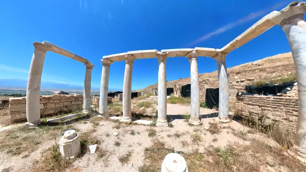 Руины Лаодикии недалеко от Памуккале