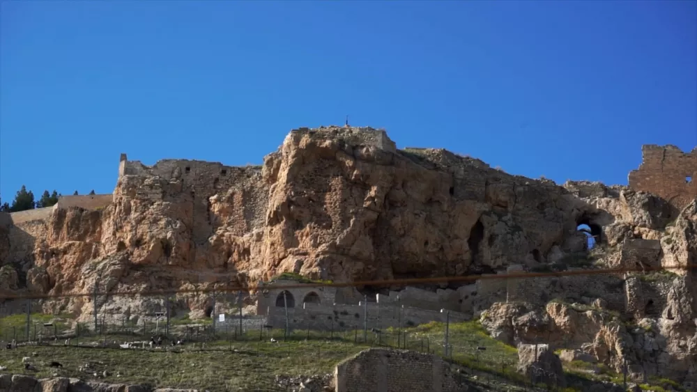 Рядом с руинами древней Дары