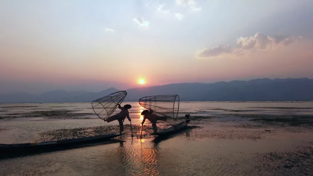Рыбаки на озере Инле