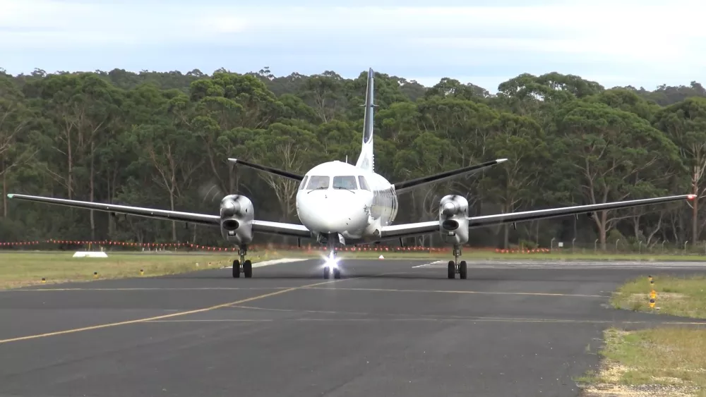 Сааб 340 на взлетной полосе