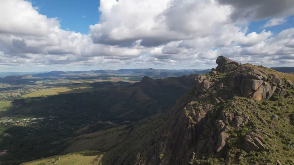 Шебас Брист Маунтин - гора в Лобамбе, Эсватини