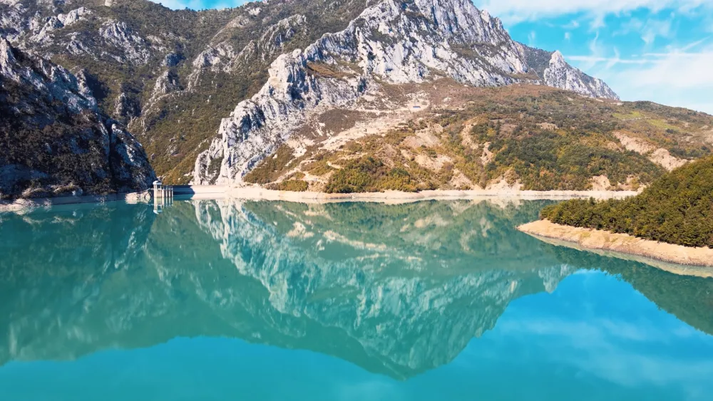 Скадарское озеро — крупнейшее озеро Южной Европы