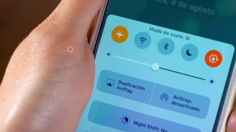 Смартфон в режиме Полет