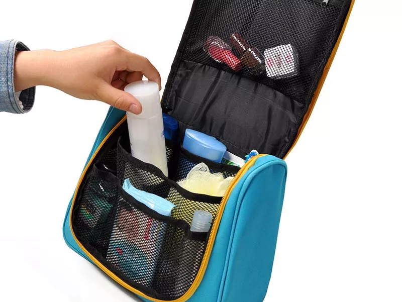 косметичку в дорогу