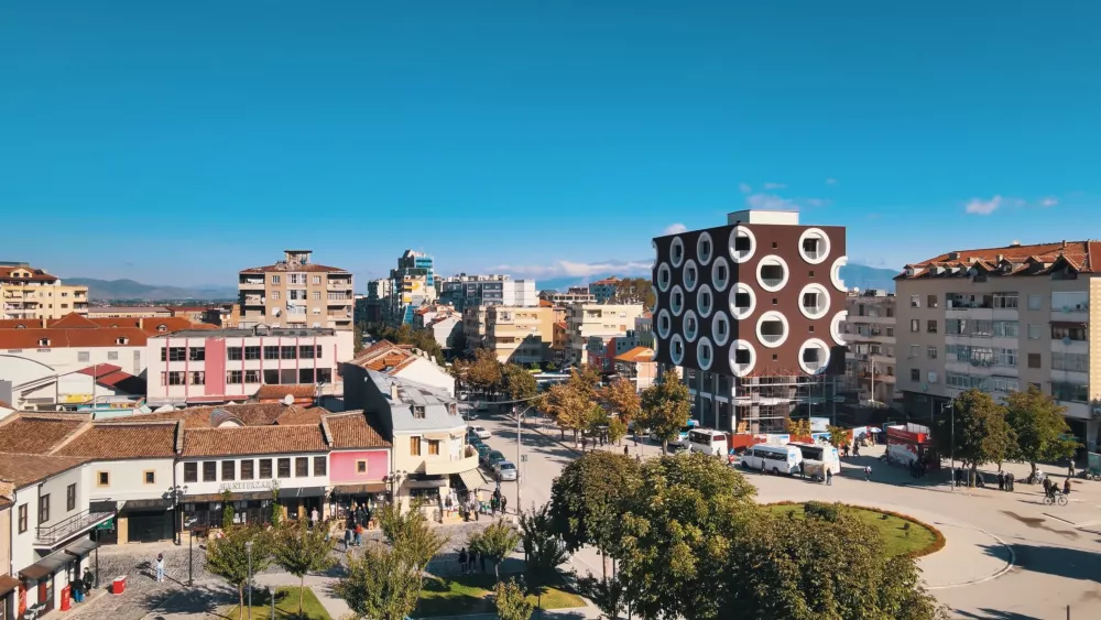 Столица страны - Тирана