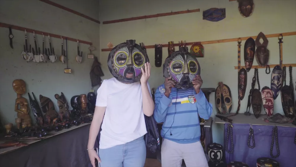 Сувенирные лавки в Гамбии - каждый найдет что-то для себя