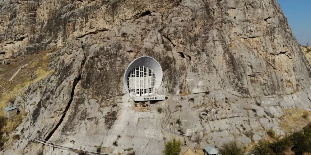 Священная гора Сулайман-Тоо