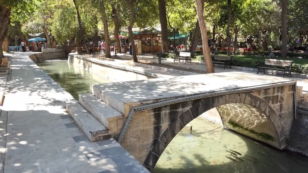 Балыклы-Гёль – священное озеро с карпами