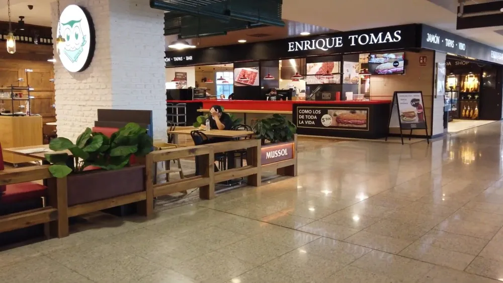 Аэропорт Барселона-Эль-Прат - главный терминал