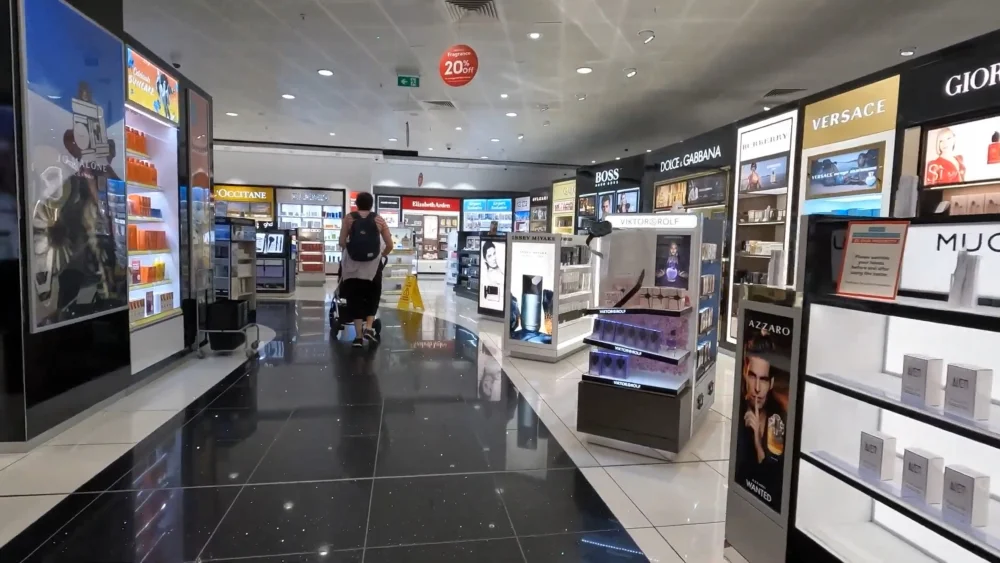 Аэропорт Ливерпуль - торговая зона