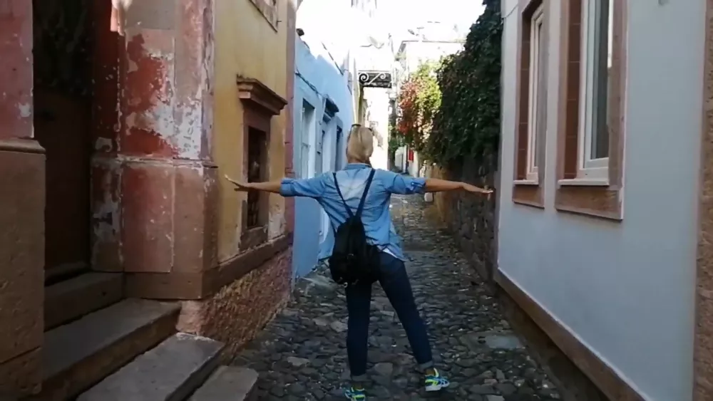 Уютные узкие улочки Айвалыка