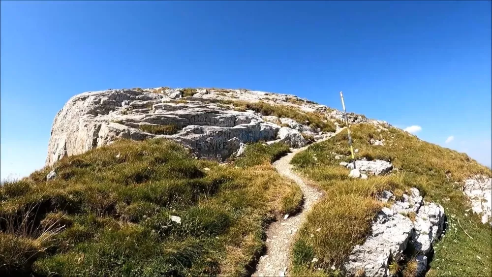 Тропа к вершине Кораб