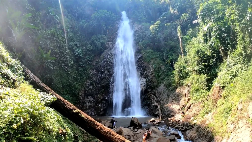 Водопад Кхун Корн