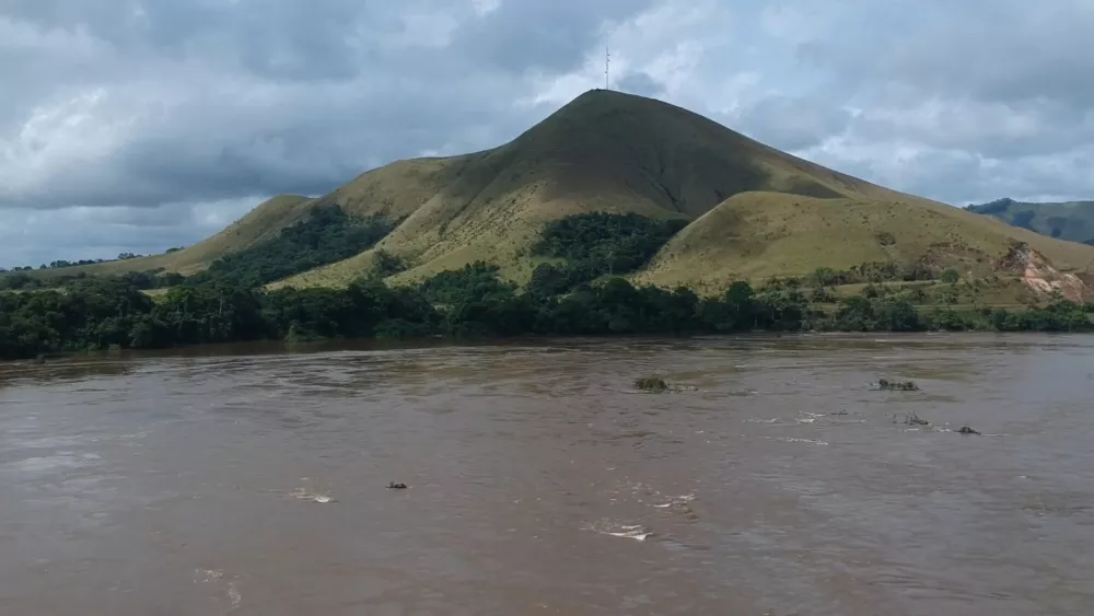 Находясь в национальном парке Лопе, не упустите возможность подняться на красивую гору Бразза