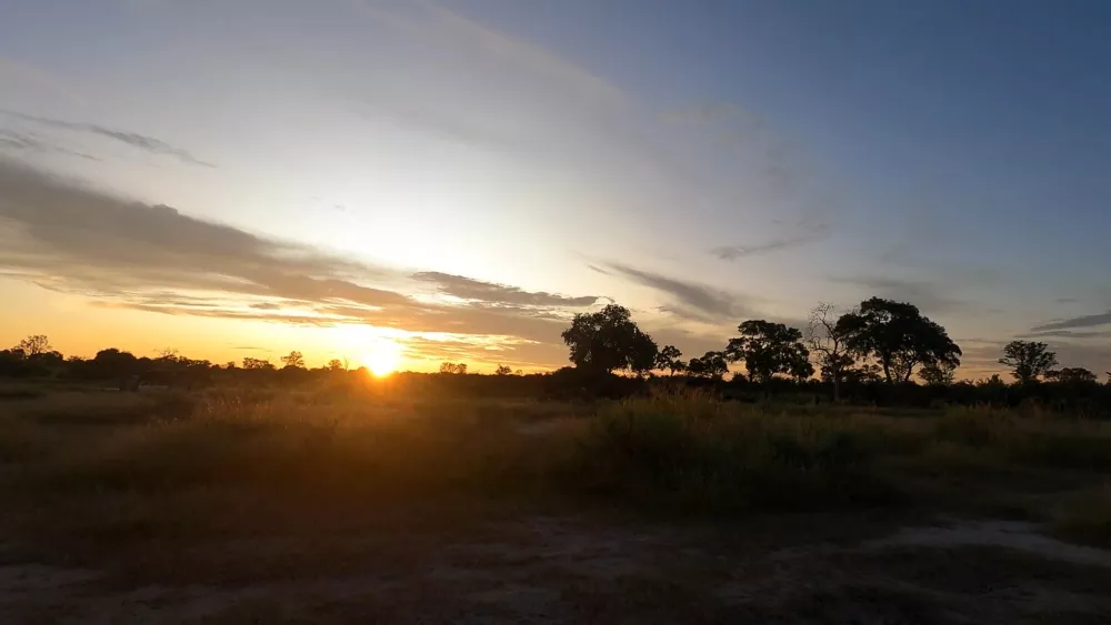 Прекрасные закаты в национальных парках Ботсваны