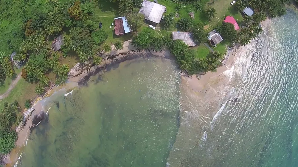 Залив Пойнт-Дени - лучшее место для семейного отдыха